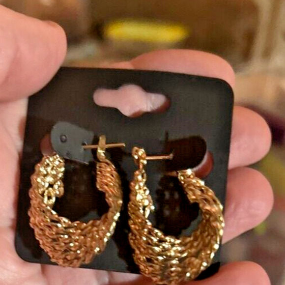 6 Braided Strand Twisted Gold Tone Earrings - Picture 7 of 11